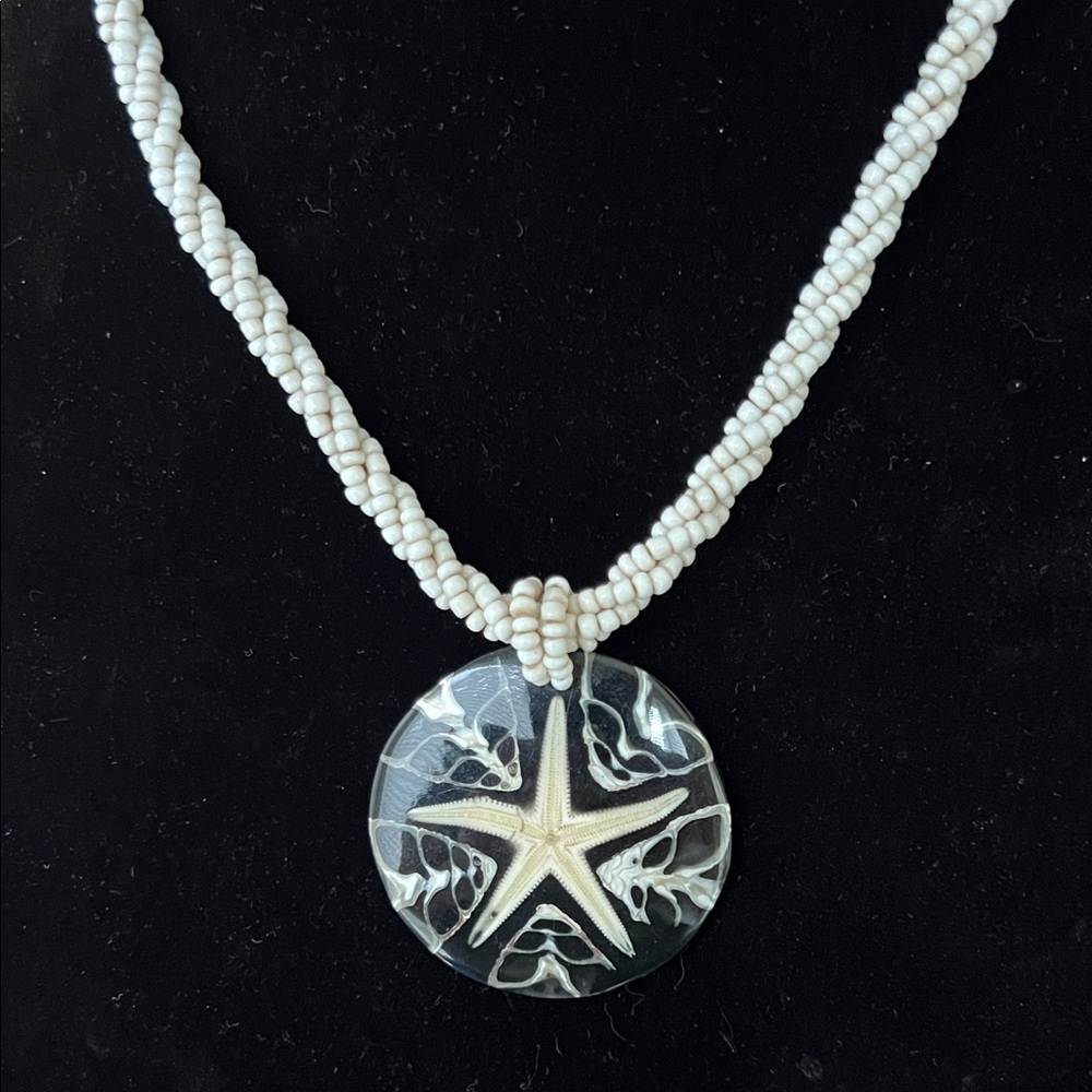 Vintage 19” White Beaded Starfish Pendant Necklace